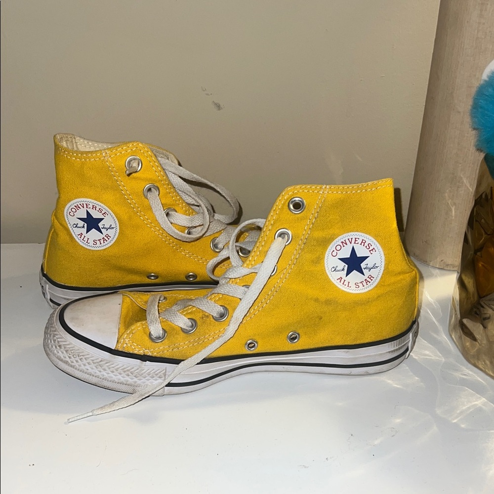 Converse mens size 4 Yellow High-Top Sneakers